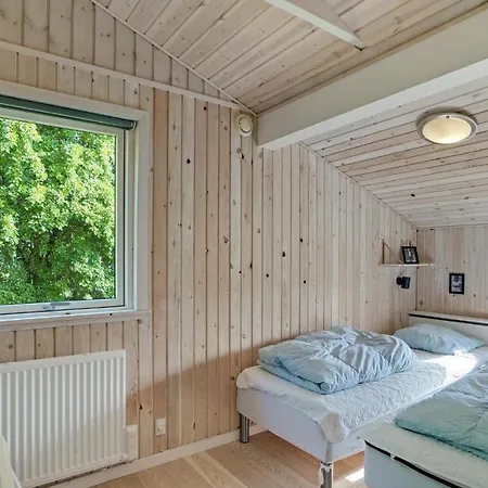 Gorgeous Home In Hojslev